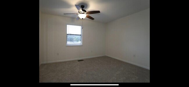 Building Photo - 619 Sandalwood Dr