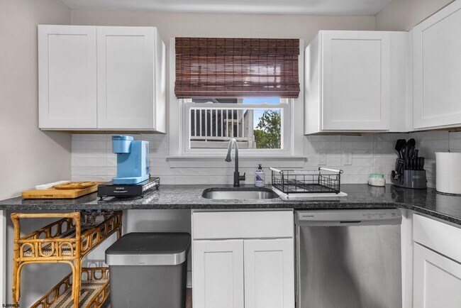 Building Photo - 159 Sheridan Square