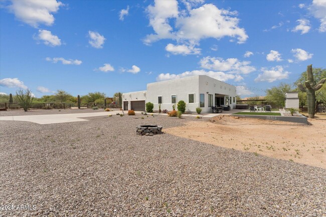 Building Photo - 14604 E Peak View Rd