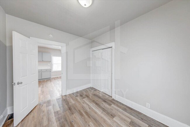 Building Photo - 3437 N Sherman Dr