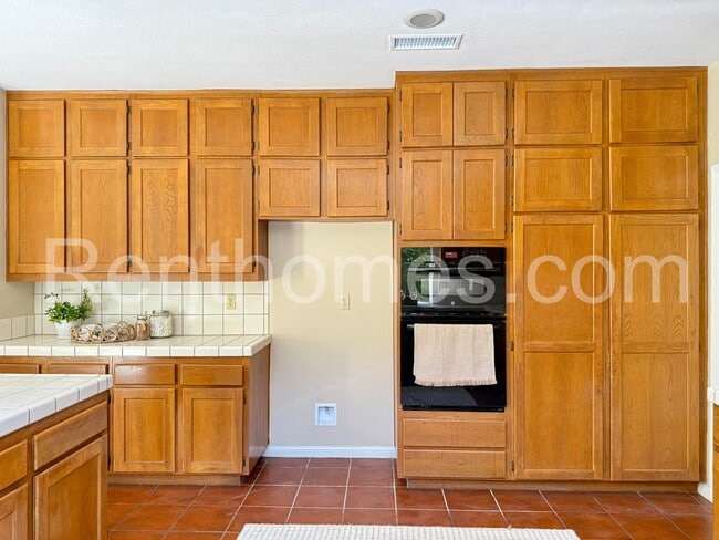 Building Photo - 12613 Crest Knolls Ct