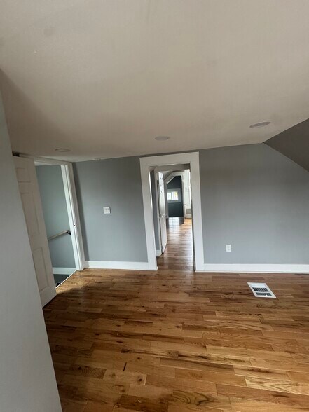 Building Photo - 478 Shelton Ave