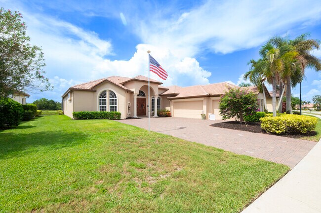 Building Photo - 923 SW Grand Reserves Blvd