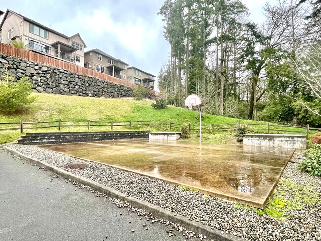 Building Photo - Spacious 5B Home in Desirable Sammamish neighborhood