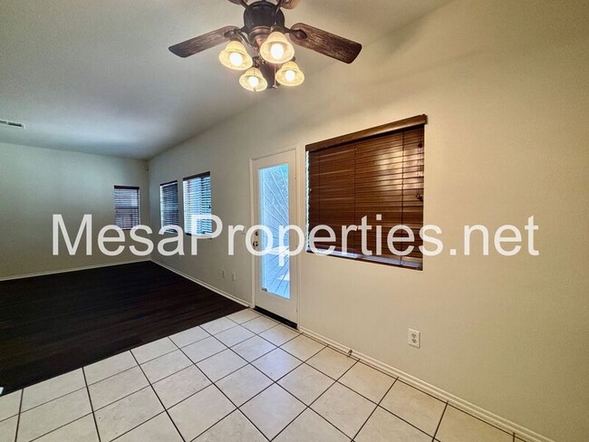 Building Photo - 14350 Jackrabbit Ln