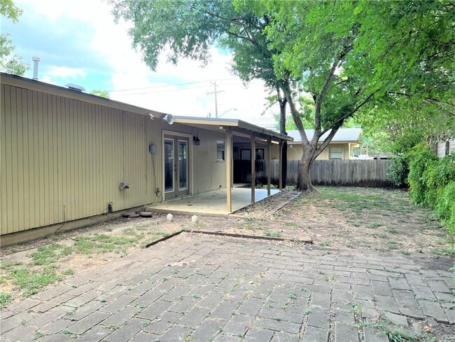 Building Photo - 5011 Finley Dr