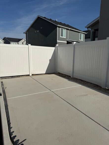 Building Photo - 3361 W Pond Dr