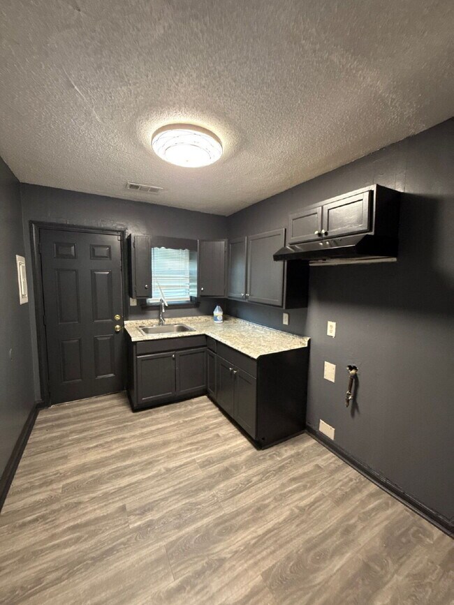 Building Photo - 1064 Brower St