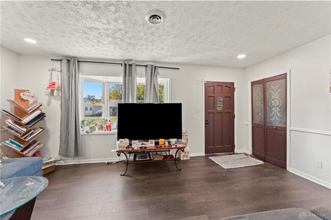 Building Photo - 1630 Falke Dr