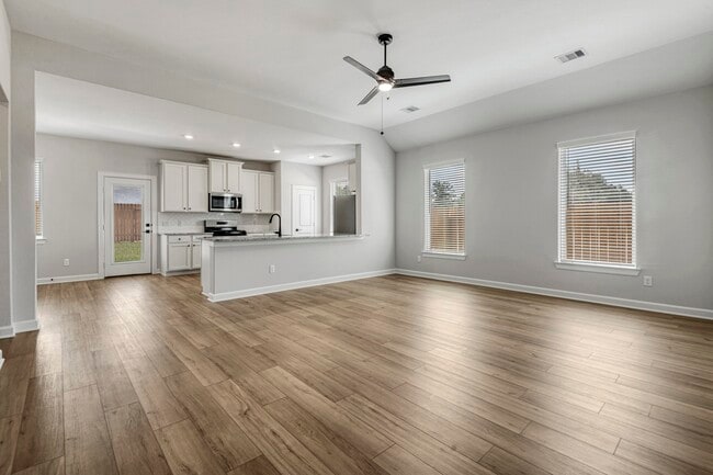 Building Photo - 15683 Honey Cv Dr