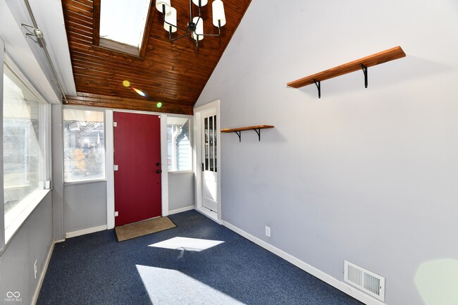 Building Photo - 6186 Evanston Ave