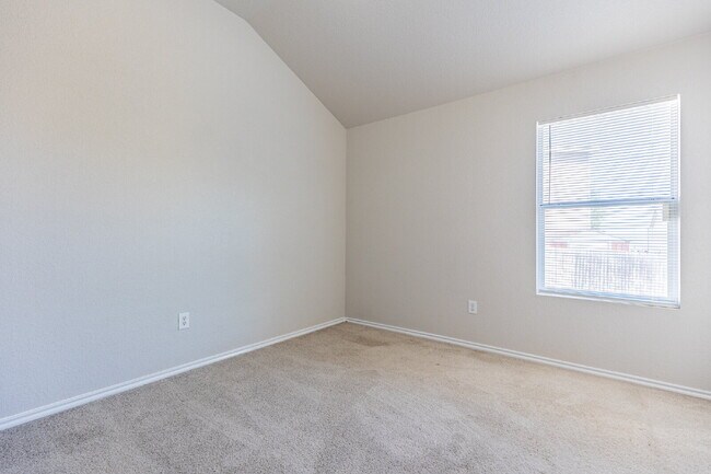 Building Photo - 9802 Vandenberg Way