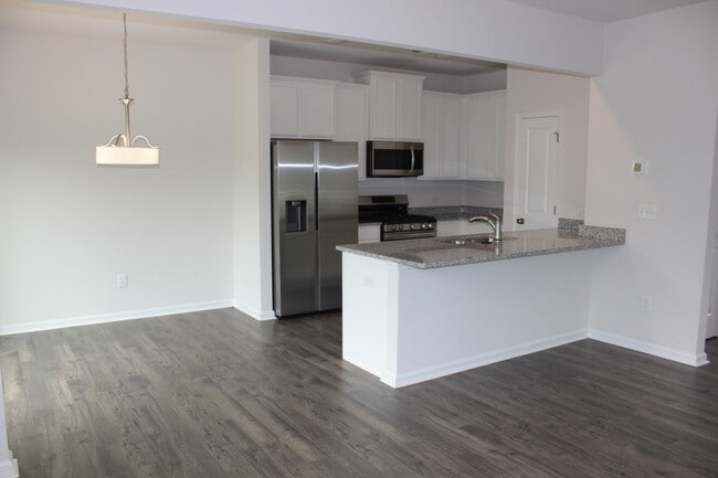 Building Photo - 15 Apricot Ln