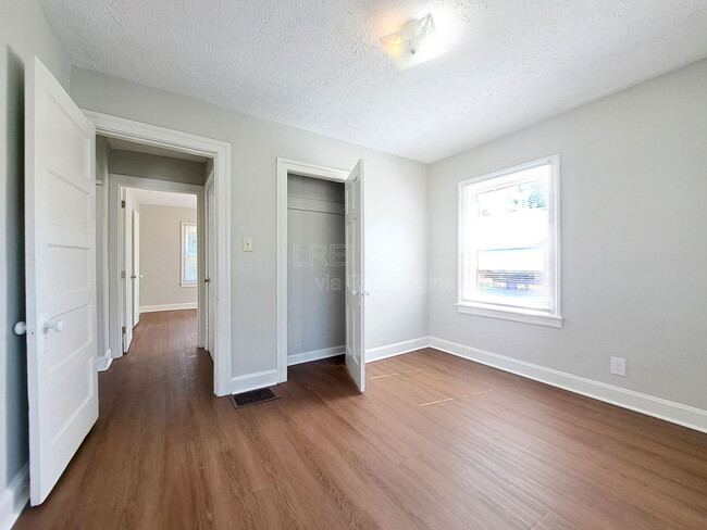 Building Photo - 341 N 42nd St