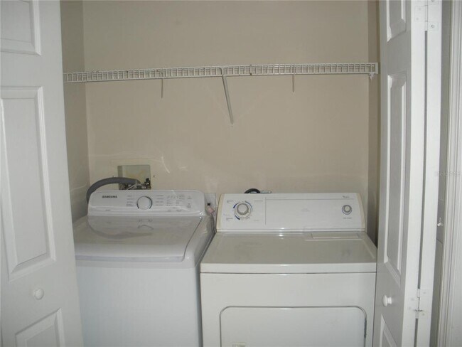 Building Photo - 5552 Bentgrass Dr