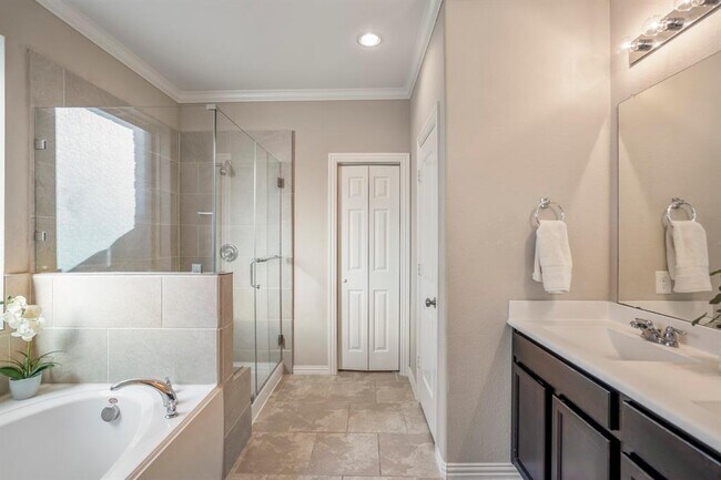 Building Photo - 23719 Lucas Creek Dr