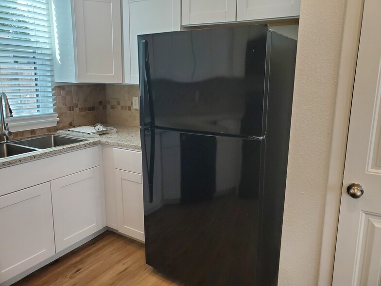 New Refrigerator - 6020 Hidden Sunrise Dr