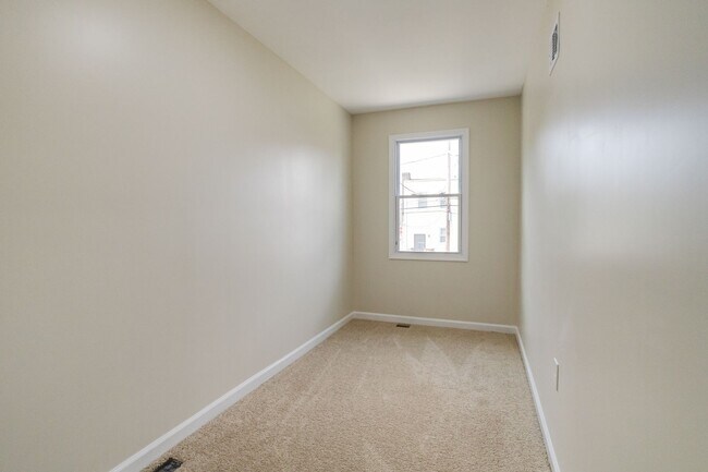Building Photo - 2702 Beryl Ave