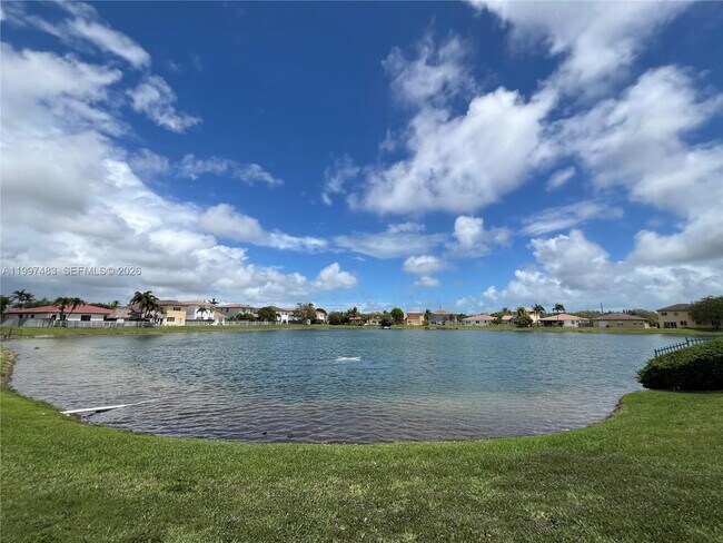 Building Photo - 3910 NE 13th Dr