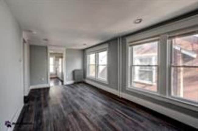 Building Photo - 255 W Union St