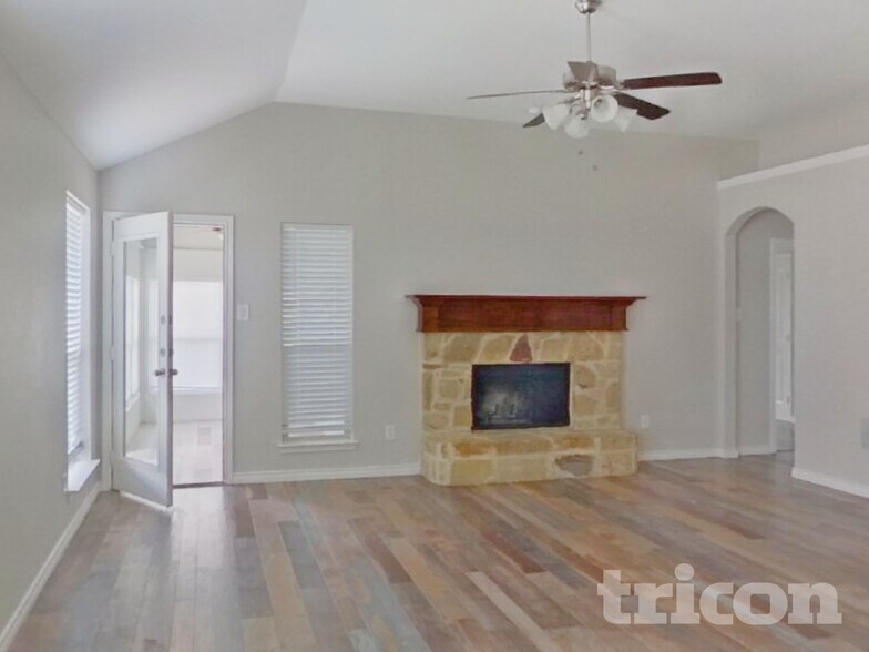Building Photo - 157 Spring Hollow Dr