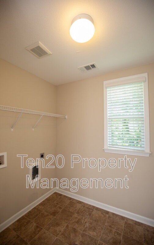 Building Photo - 4883 Wisteria Ln