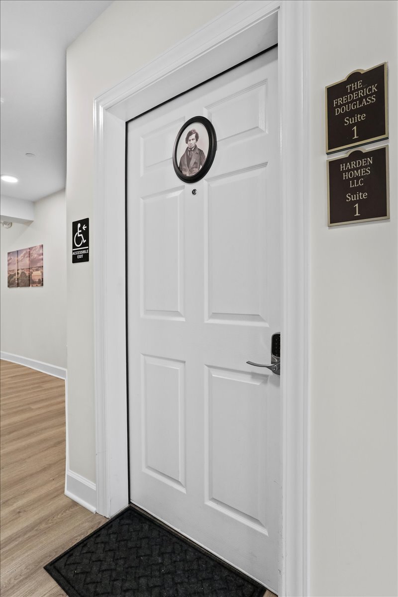 Building Photo - 34 W Franklin St