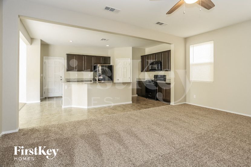 Building Photo - 4056 Little Bay Ave