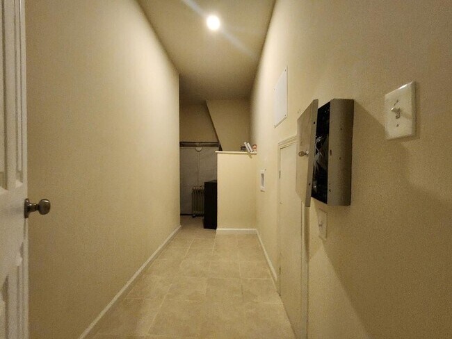 Building Photo - 229 Privet Cir