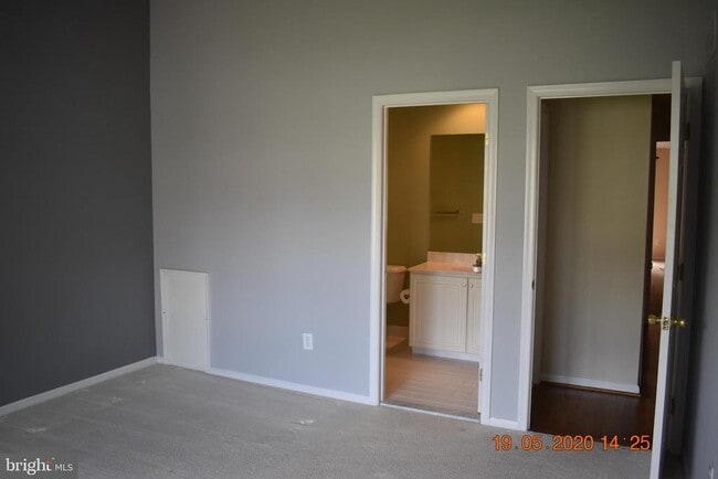 Building Photo - 16 Michael Ct