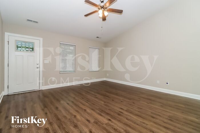Building Photo - 2065 Samantha Dr