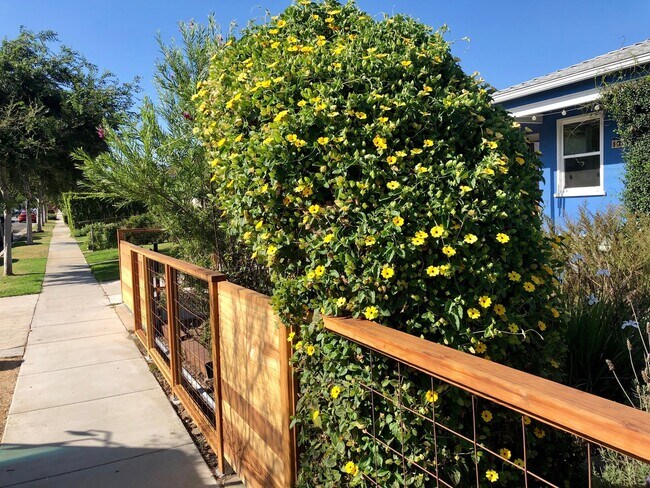 Building Photo - 1727 Franklin St