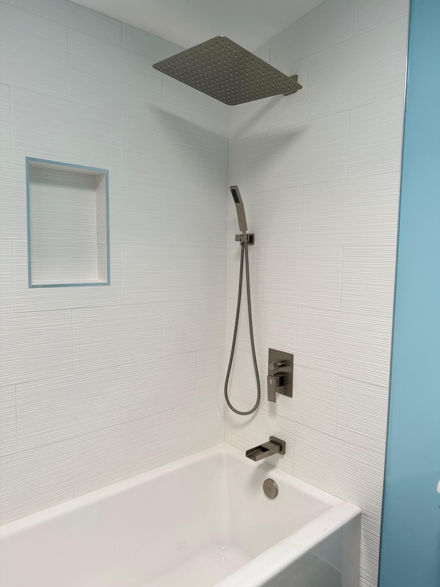 Building Photo - 6439 1/2 Graves Ave