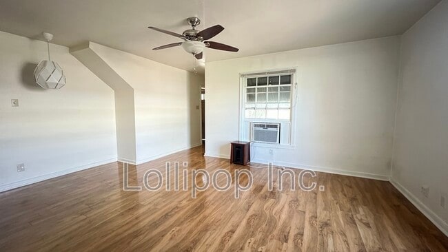Building Photo - 3821 Woodleigh St