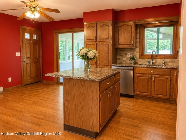 Building Photo - 4302 Genesee Dr