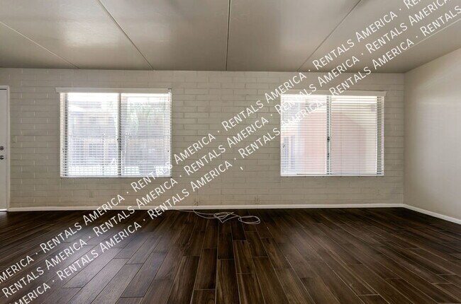 Building Photo - 55 N Cherry Ave