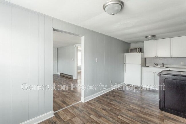 Building Photo - 311 Hedgewood Dr