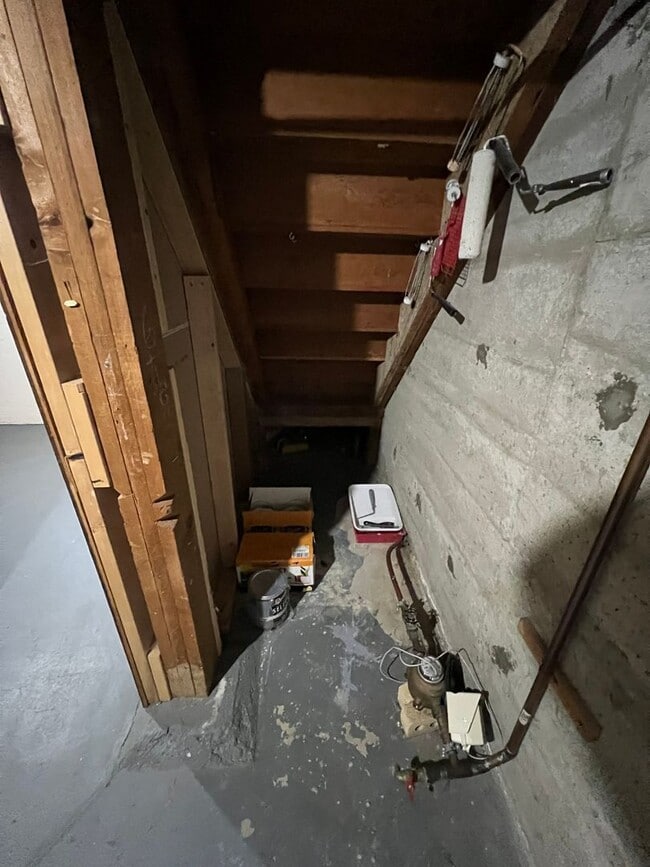 Building Photo - 3 Bed 2 Bath House