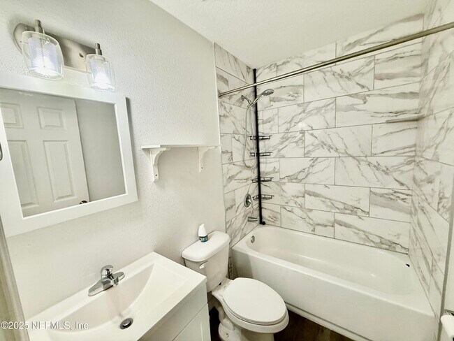 Building Photo - 114 W 41st St