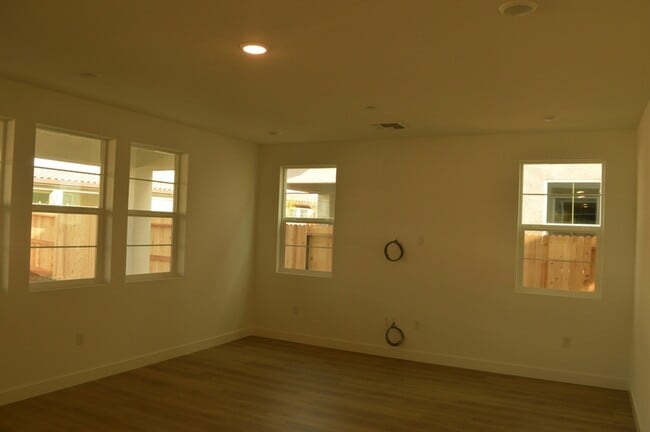 Building Photo - 477 Gold Coast Rd