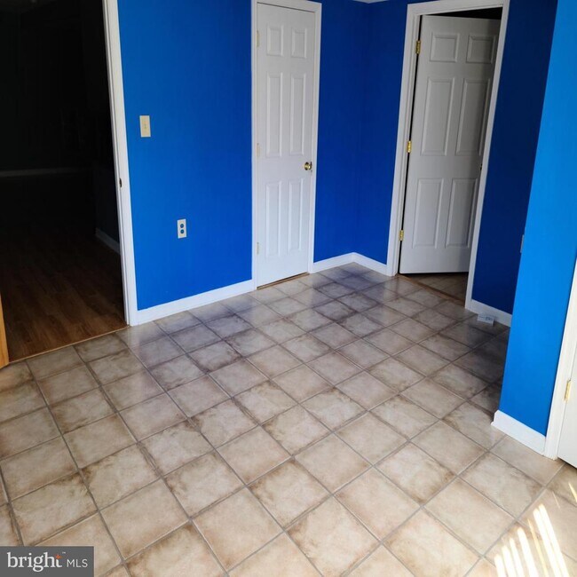 Building Photo - 135 Hill Valley Dr