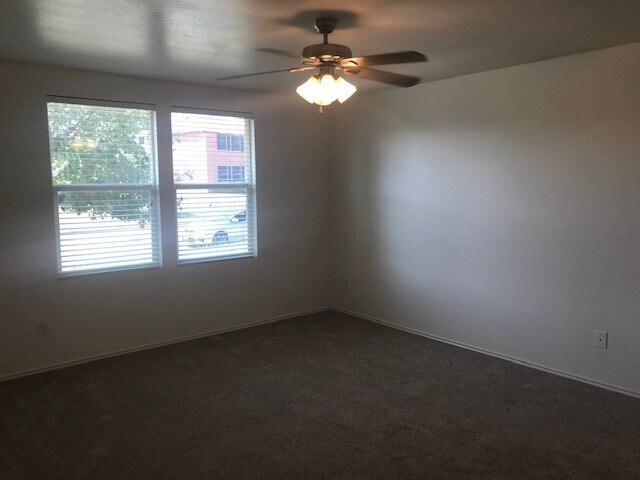 Building Photo - 1045 Cavern Dr