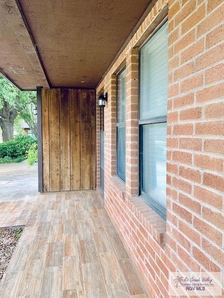 Building Photo - 6206 NW King Arthur Ct