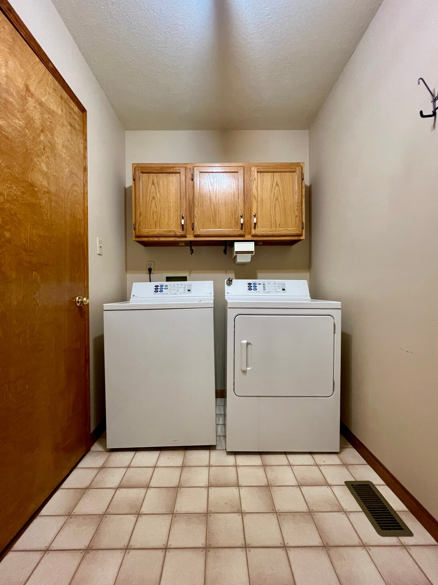 Main floor laundry room - 1019 SW Kent Pl