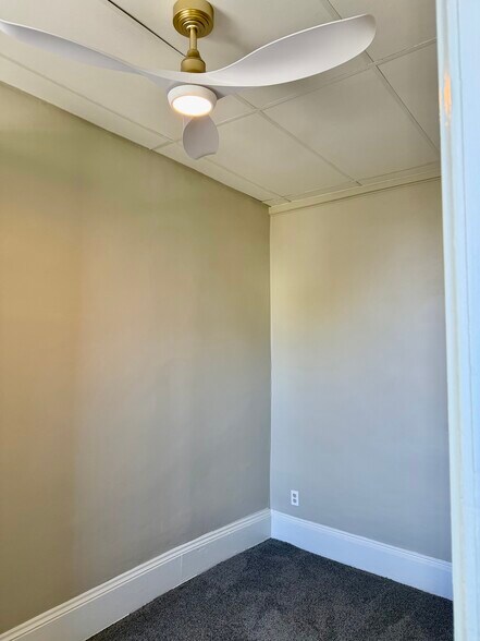 Building Photo - 415 S James St