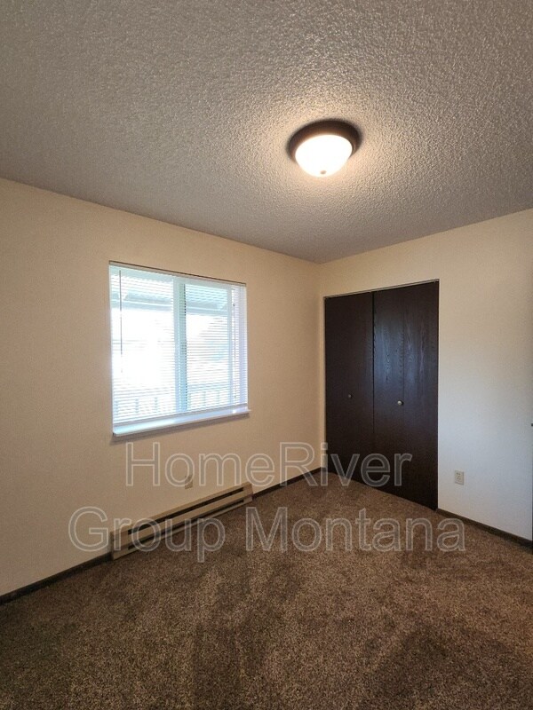 Building Photo - 2111 S 4th St W