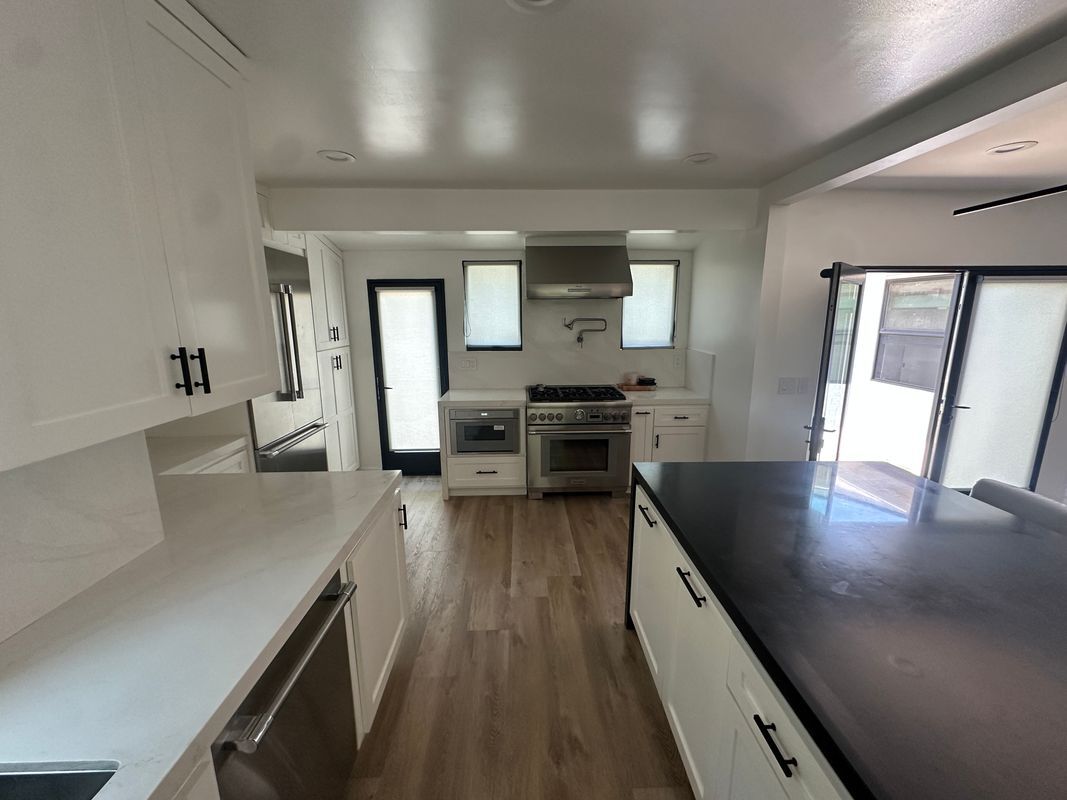 Building Photo - 3905 Gaviota Ave