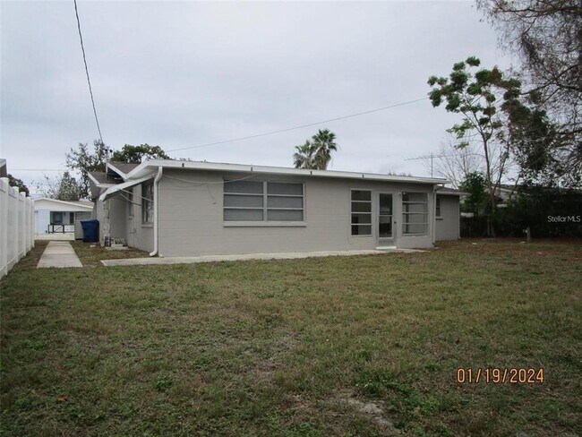 Building Photo - 4032 Westwood Dr