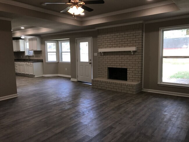 Building Photo - 16403 Ellis Ave