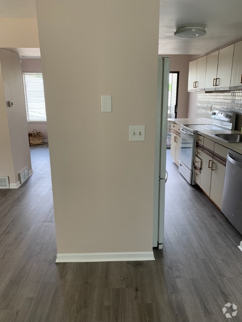 Building Photo - 2983 Chapshire Dr SE